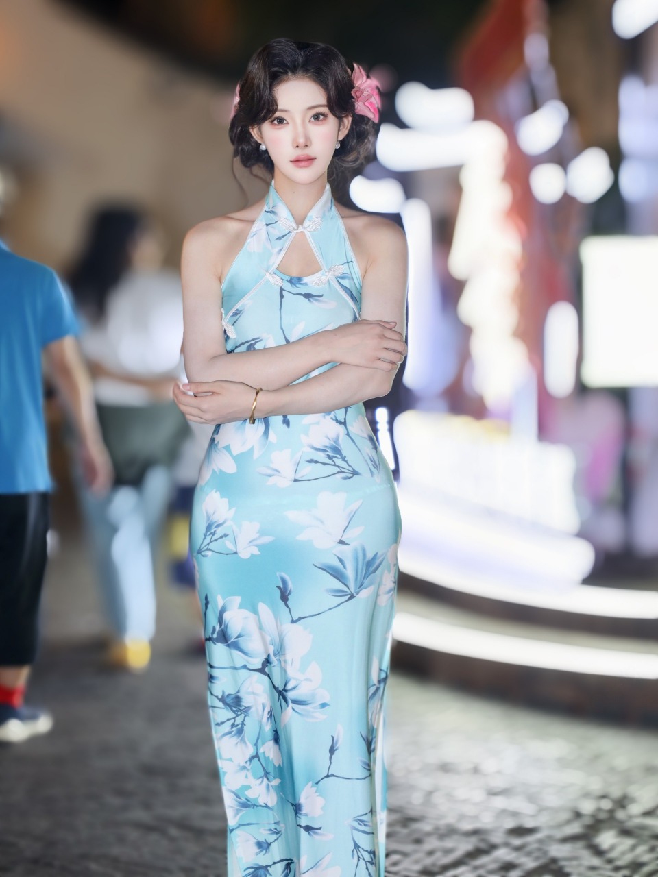 68953d1bc466f.jpg 【原版无水印首发】秀人网 梨霜儿 1.6K高价新作品 / 118P+2V+3.3G