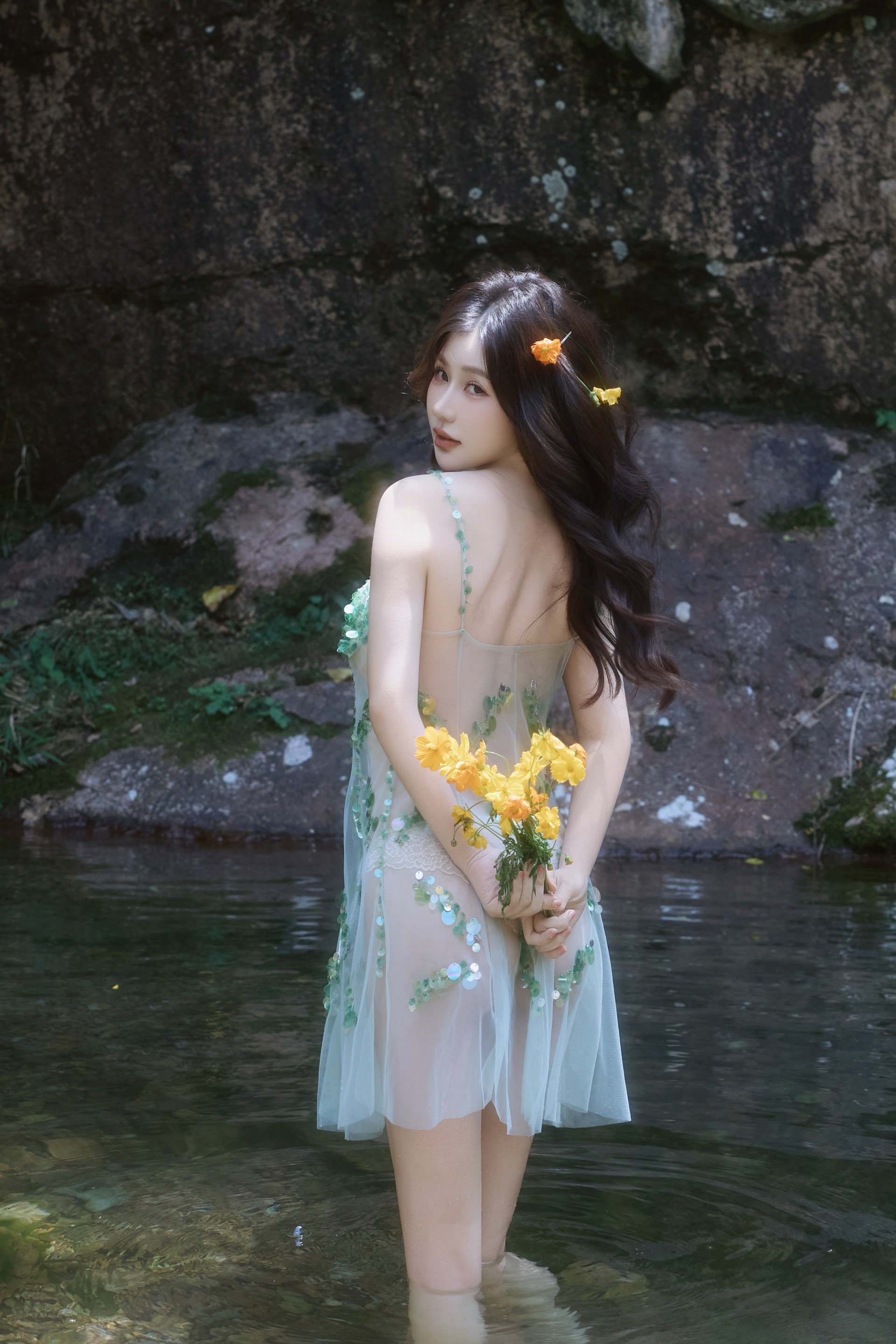 68cfd76ce08c7.jpg 【原版无水印首发】秀人网 尹甜甜 新作 户外小溪边 / 73P+1.61G