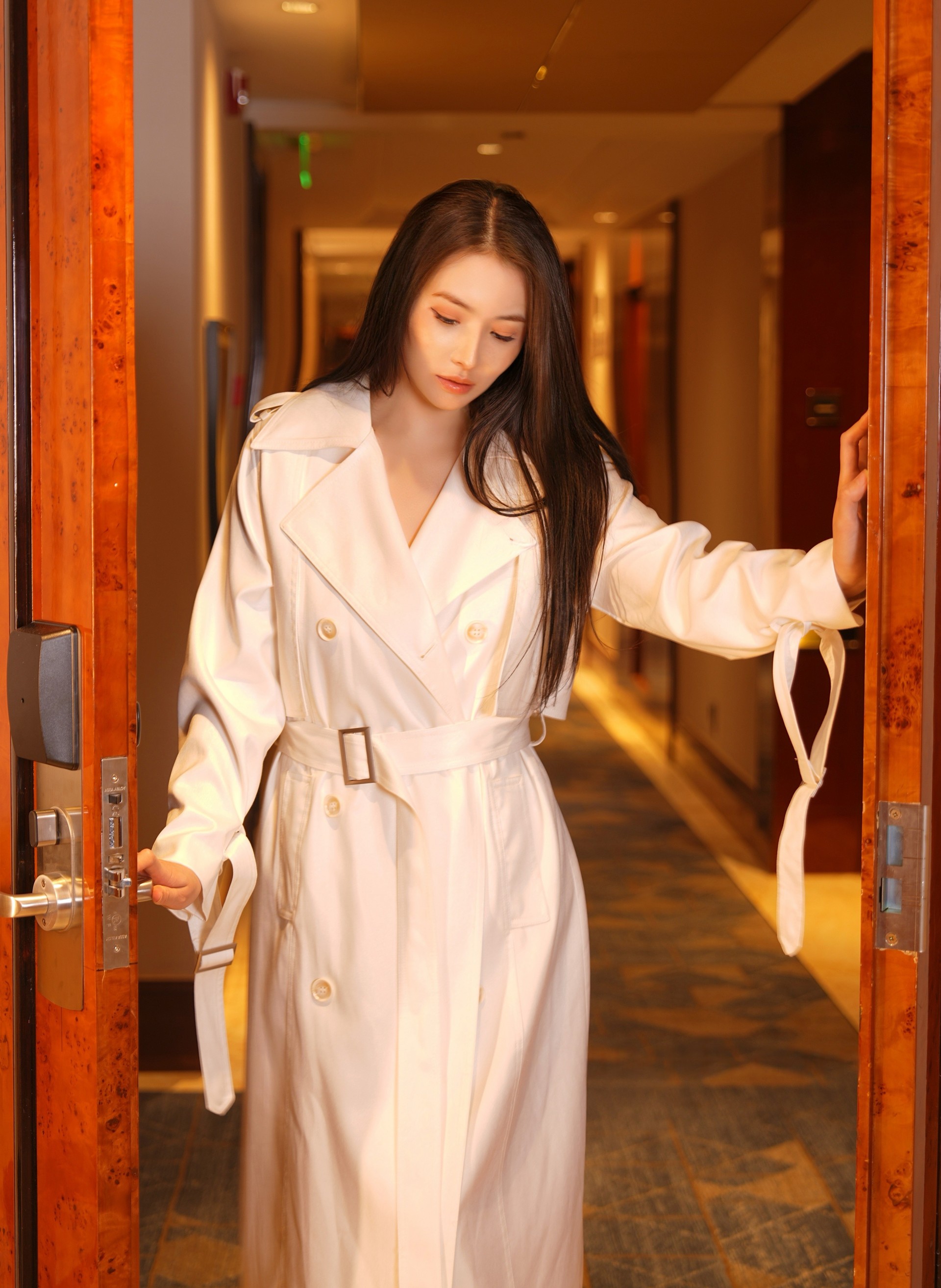 68eb18895de09.jpg 【原版无水印首发】秀人网 娅轩 ELVA 2025.04.21 作品新流出内购版 / 88P+1V+1.96G