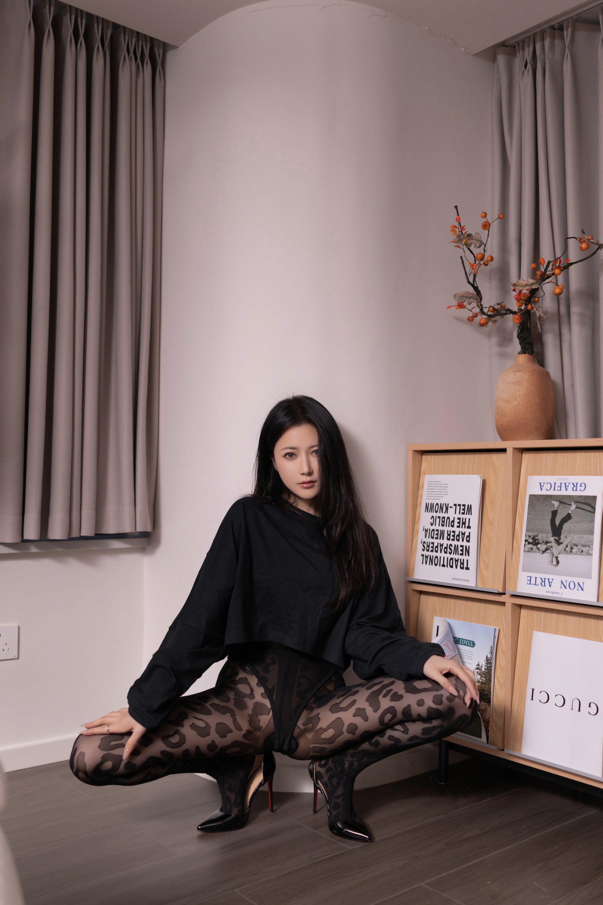 690c0c2d0abf4.jpg 【原版无水印首发】秀人网 鱼子酱 10.31日 最新上架内购作品《性感的丝》 / 122P+3.33G