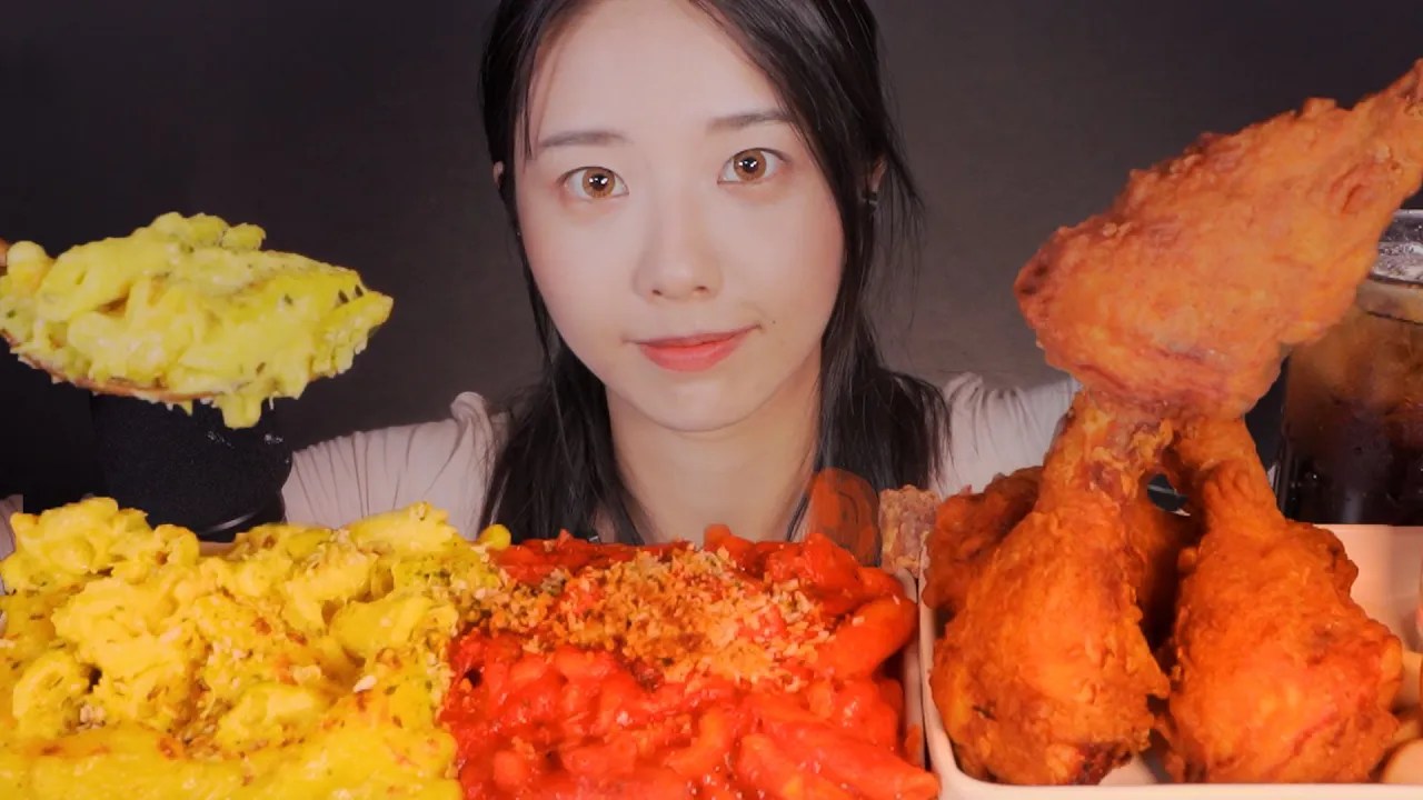 图片[1]-[Suna]亲手制作的辣味芝士通心粉与炸鸡吃播-ASMR Suna 꿀꿀선아 / 韩国ASMR-秀房