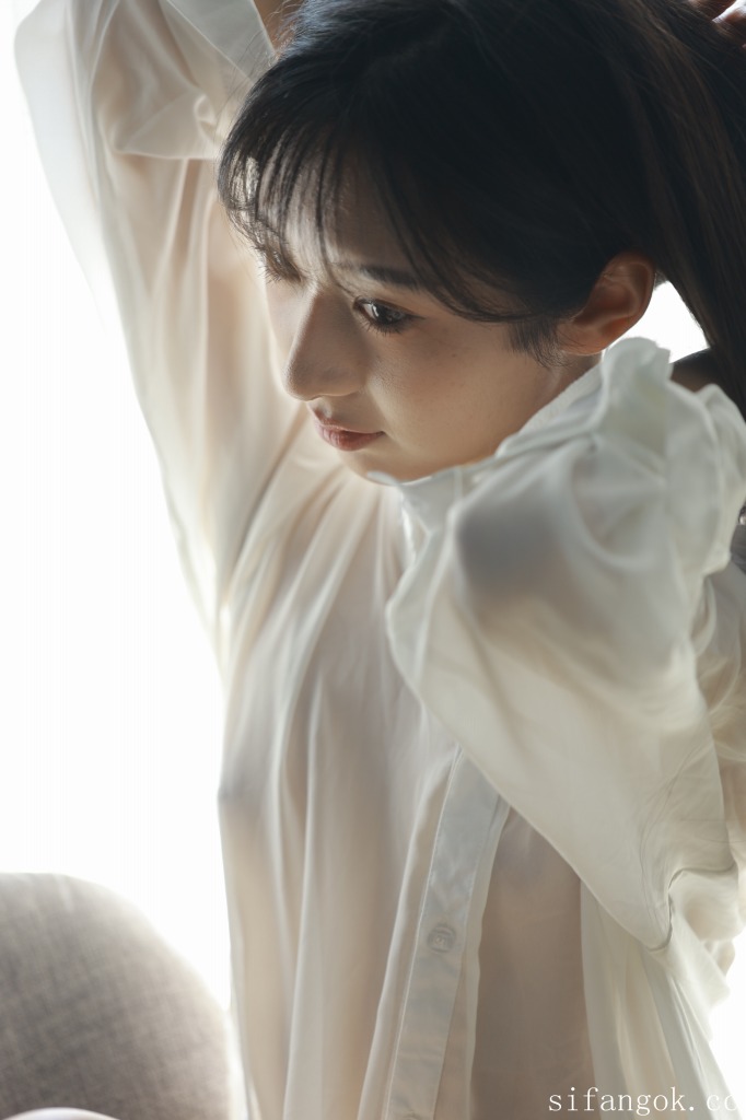 20260606034609581.jpg 清纯女神 苗X 早期唯美写真集 不失尺度 -【1601P – 2.93GB】