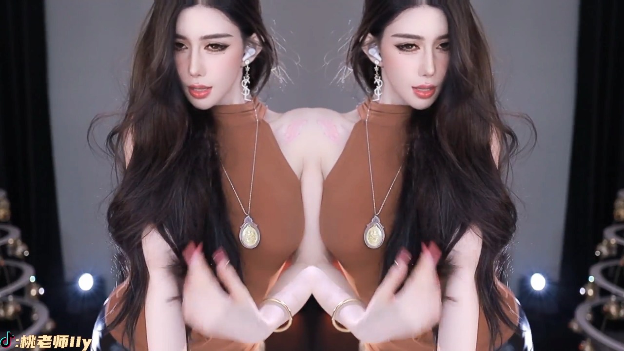 20260802042831610.jpg 【虎牙直播】桃一 表情舞 视角热舞 一副想要的样子【31V-8.38GB】