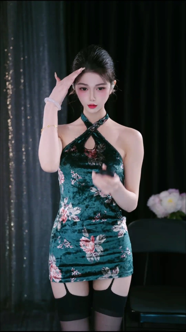 20260802043435317.jpg 【来秀】甜妹er 平台严打关我什么事 直播热舞v 【5V-354MB】