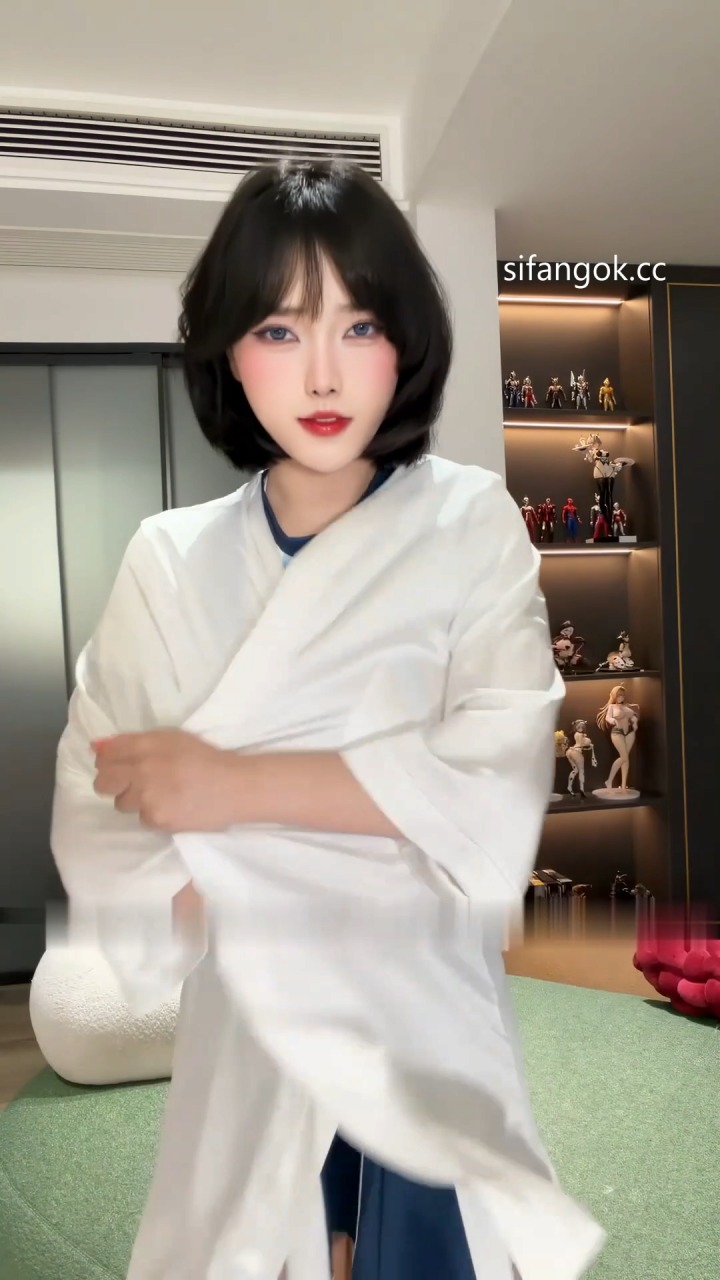 【抖音】琳铛 脱衣热裸舞 护士剧情 【12V-1.37GB】