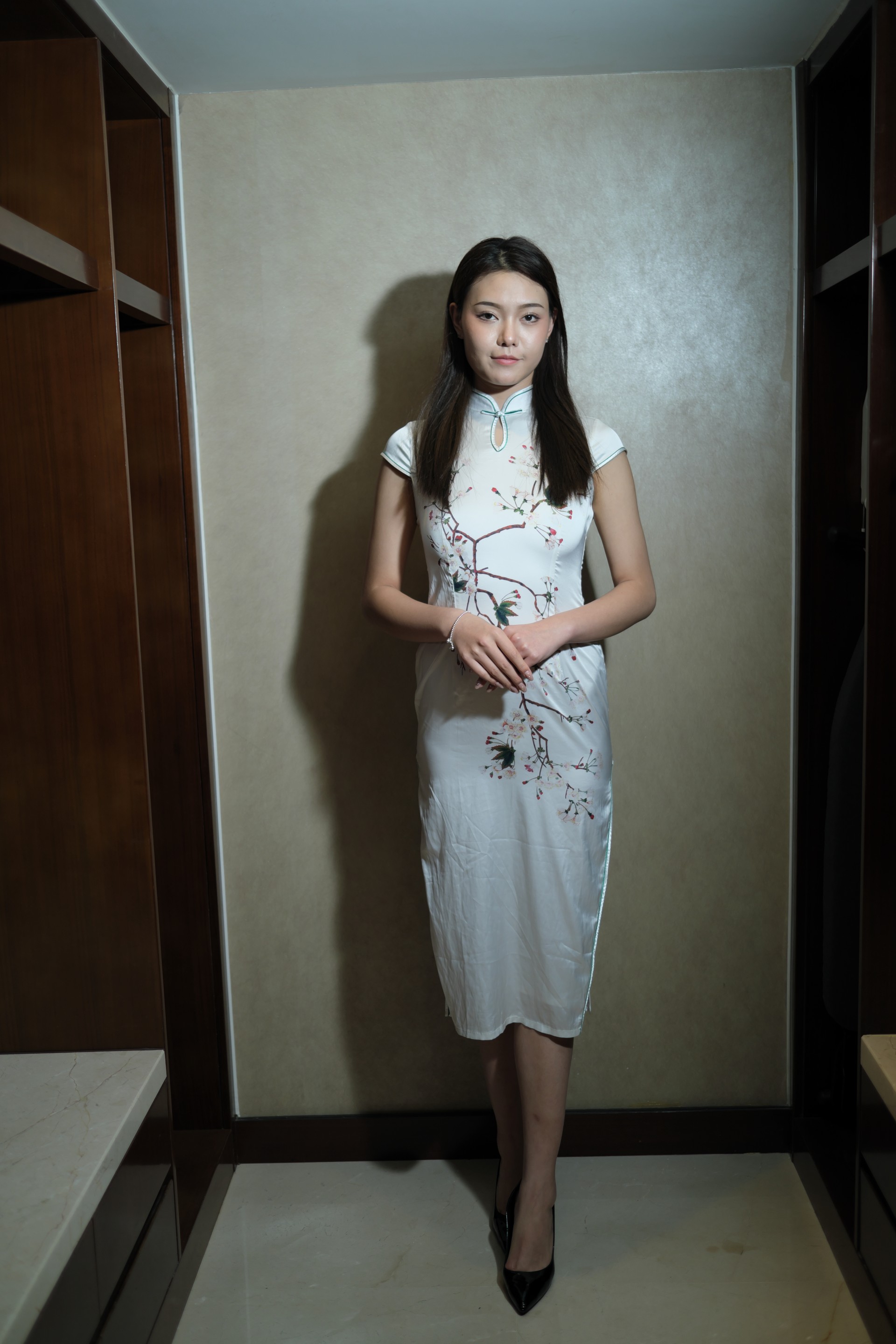 68a5685847081.jpg 【国模】希威社 张馨瑶(旗袍)原版无水印私拍 / 424P+8.26G