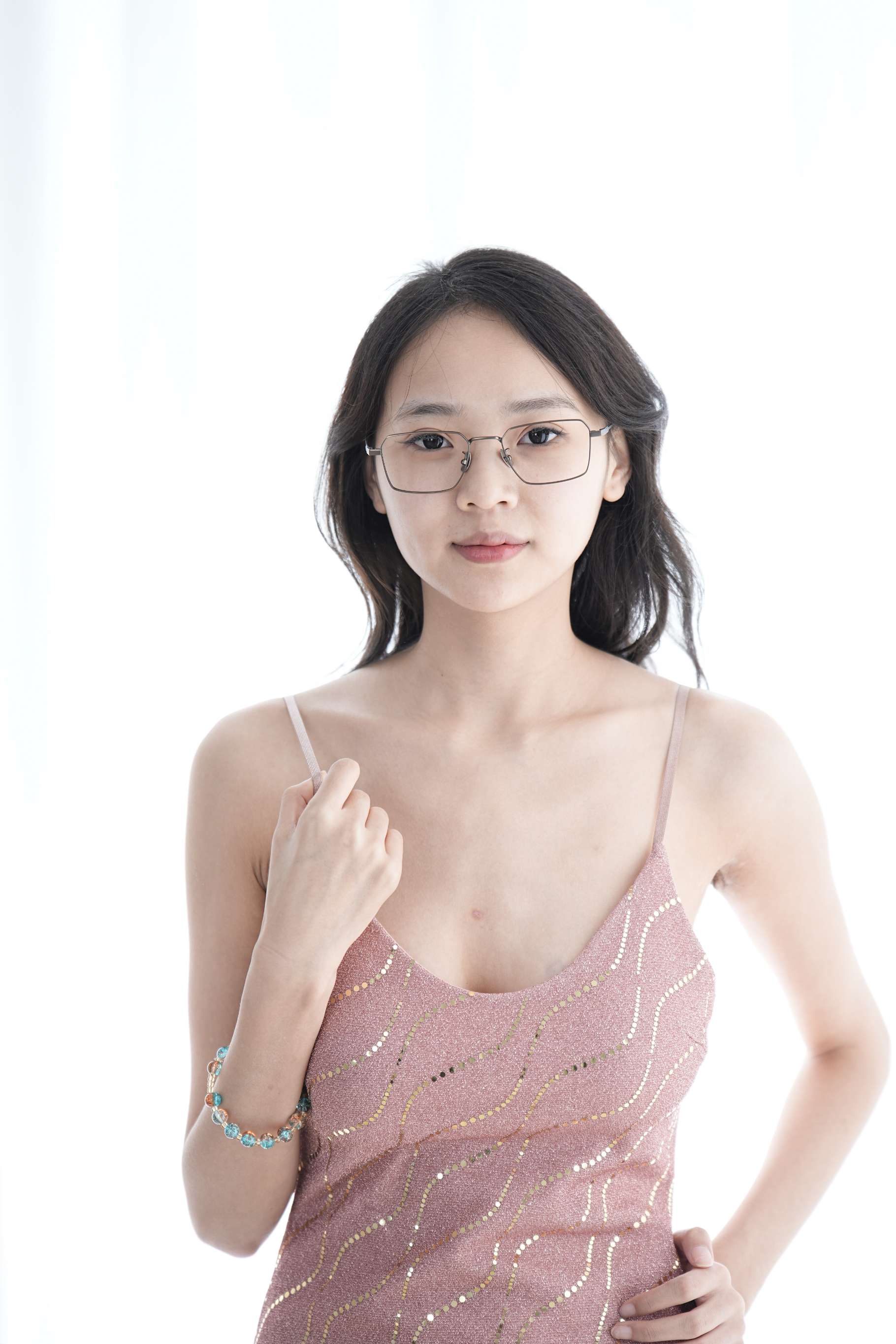 【国模】乐乐 原版无水印私拍 / 839P+5.34G