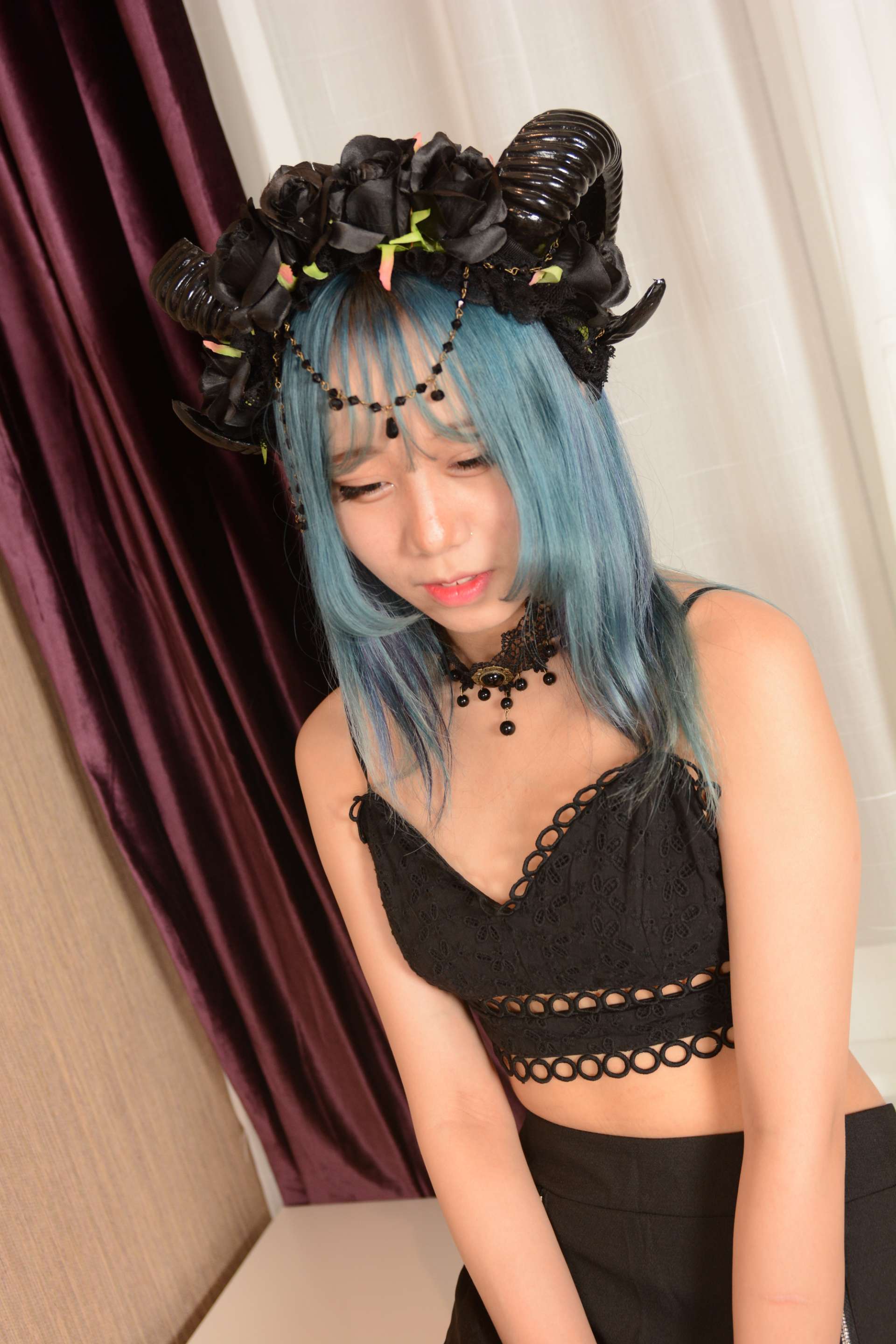 68ac2bf8ef867.jpg 【国模】不良少女 小捷 2018.6.23 原版无水印私拍 / 415P+3.76G