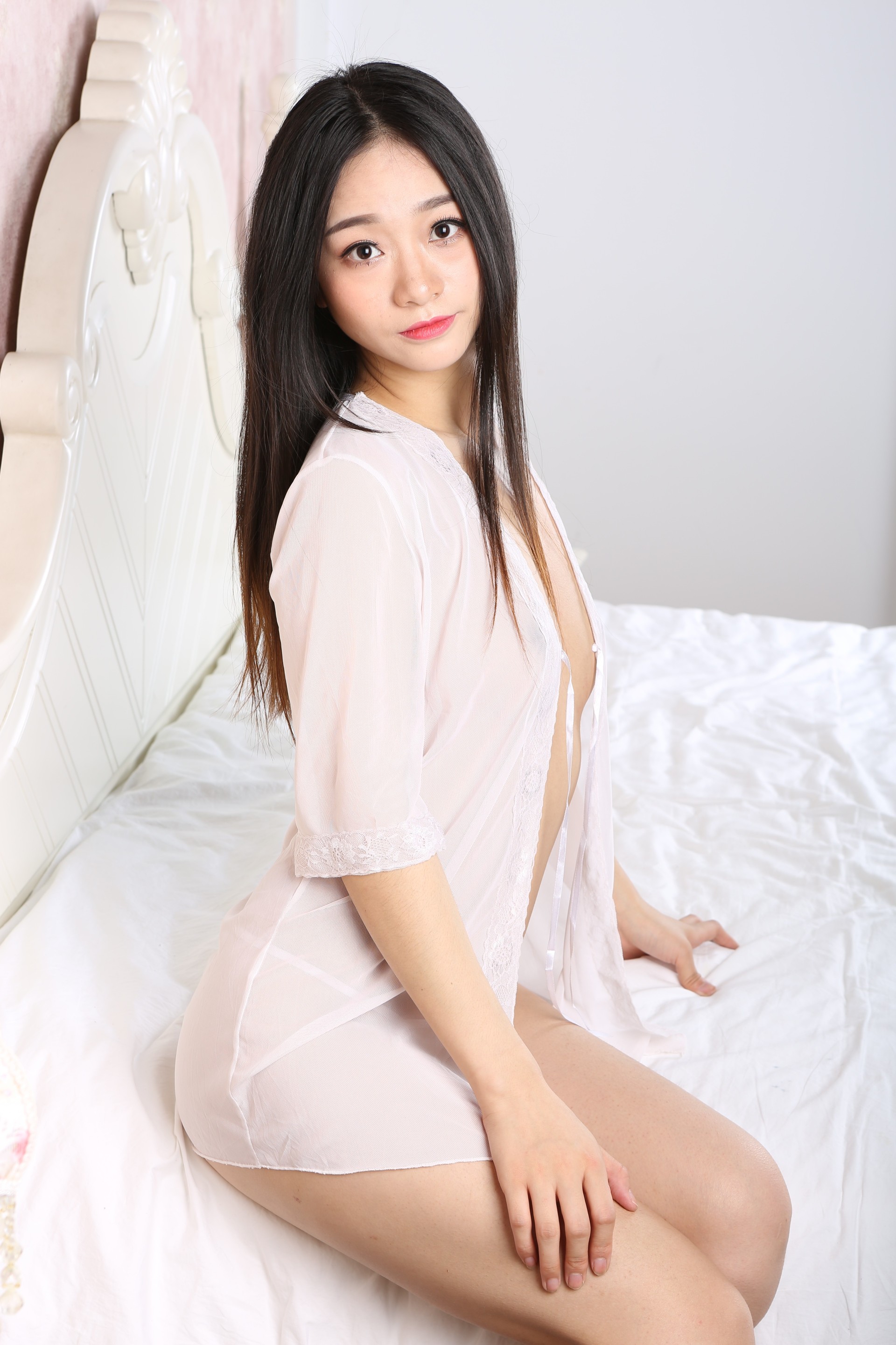 68b7fae6d1305.jpg 【国模】行色 李瑶 2018.03.15 原版无水印私拍 / 418P+1.98G
