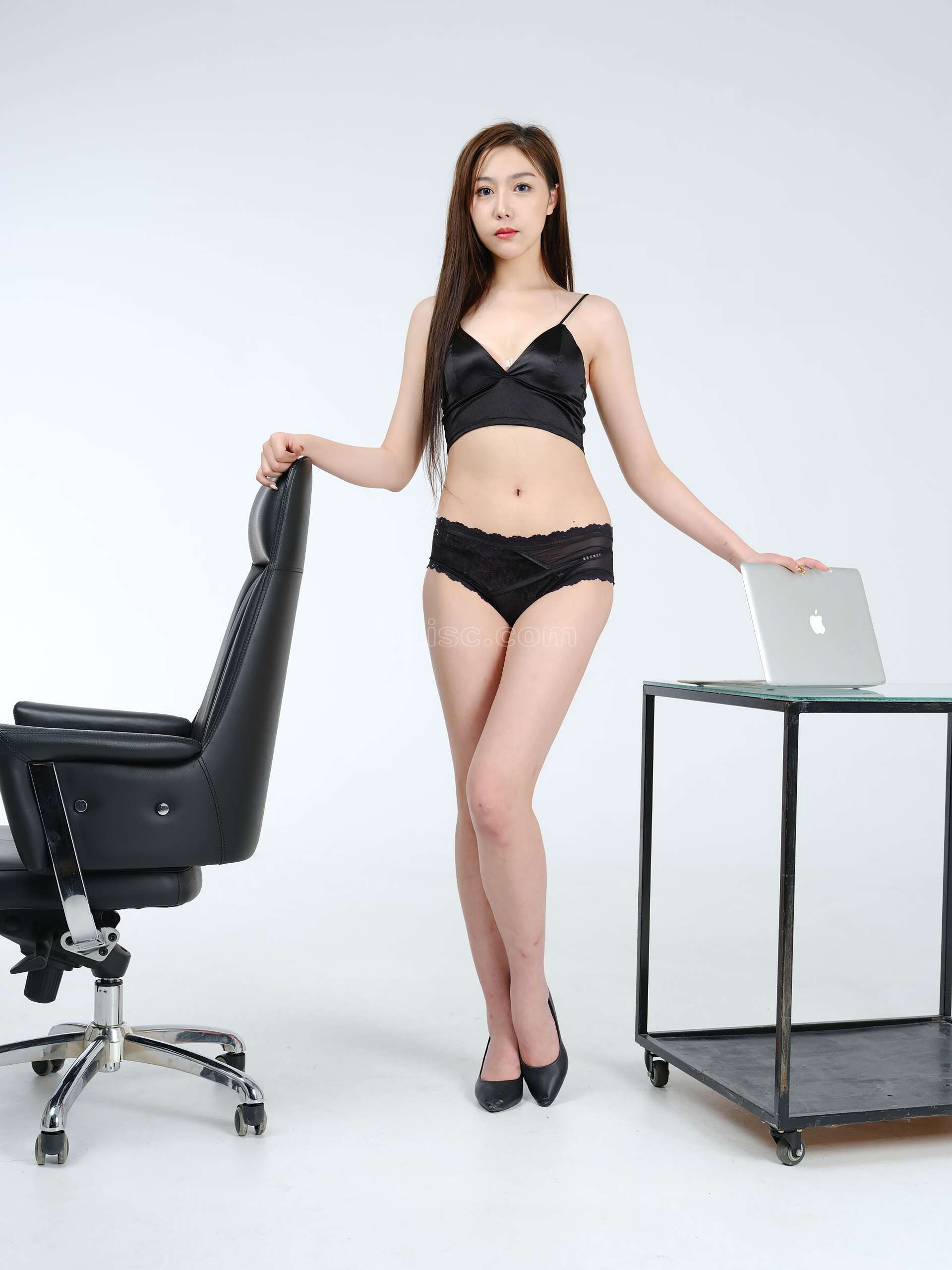 68c175db36768.jpg 【国模】行X 温柔超美艺术生 恬静 原版无水印私拍 / 615P+14G